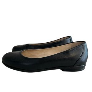 SAS Women’s Black Leather Ballet Flats Round Toe Size 9